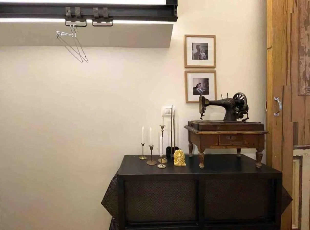 Designer 1Br Apt In Gemmayze Beirut