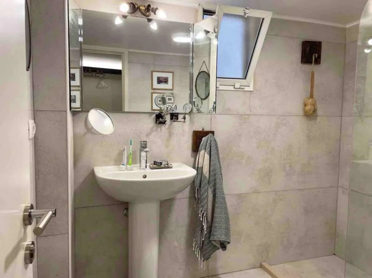 Designer 1Br Apt In Gemmayze Beirut 0*,  Lebanon